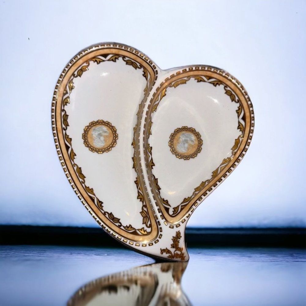 VTG T. Bavaria Gold Geometric Trim Cameo Fine Bone China Porcelain Trinket
